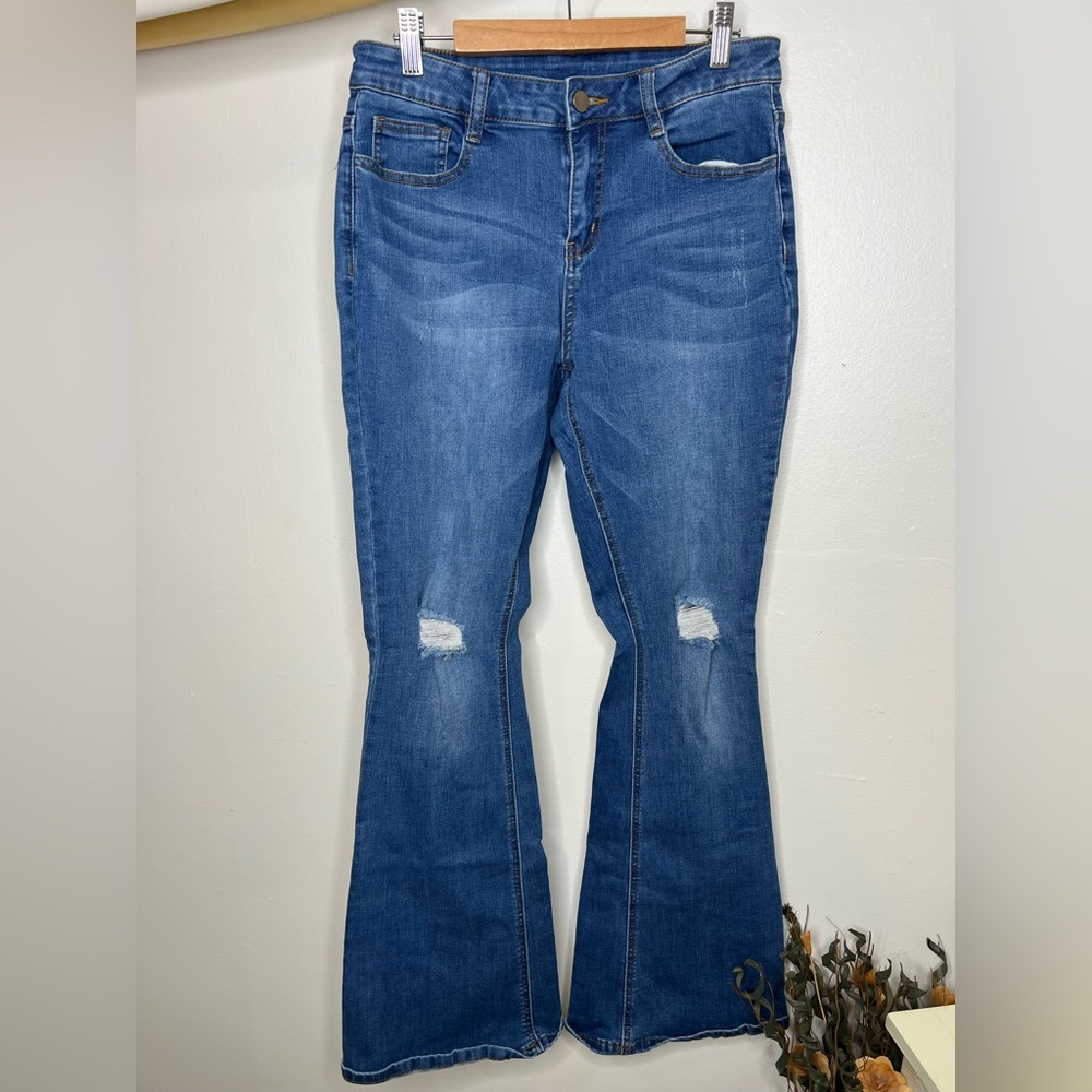 Distressed Jeans - Picture 1 of 7